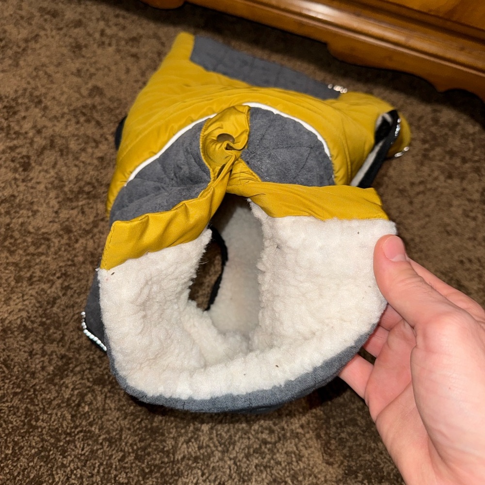 Eddie Bauer Dog Coat - Picture 4 of 6